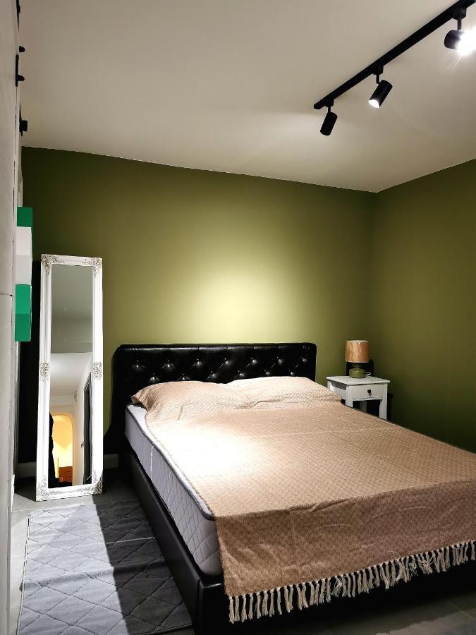 Uranus Studio Apartamento Piatra Neamţ Exterior foto